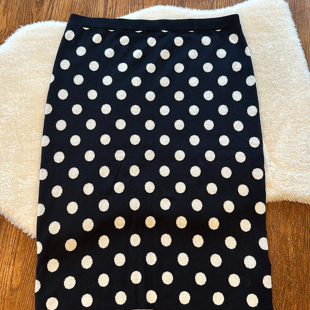 Like new Question   skirt
